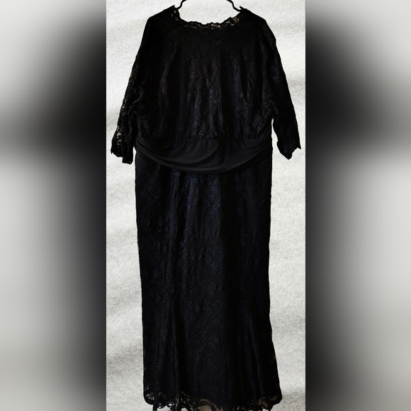 Kiyonna Plus Size Maria Onyx Black Lace Evening Gown Size 4X - Picture 3 of 12
